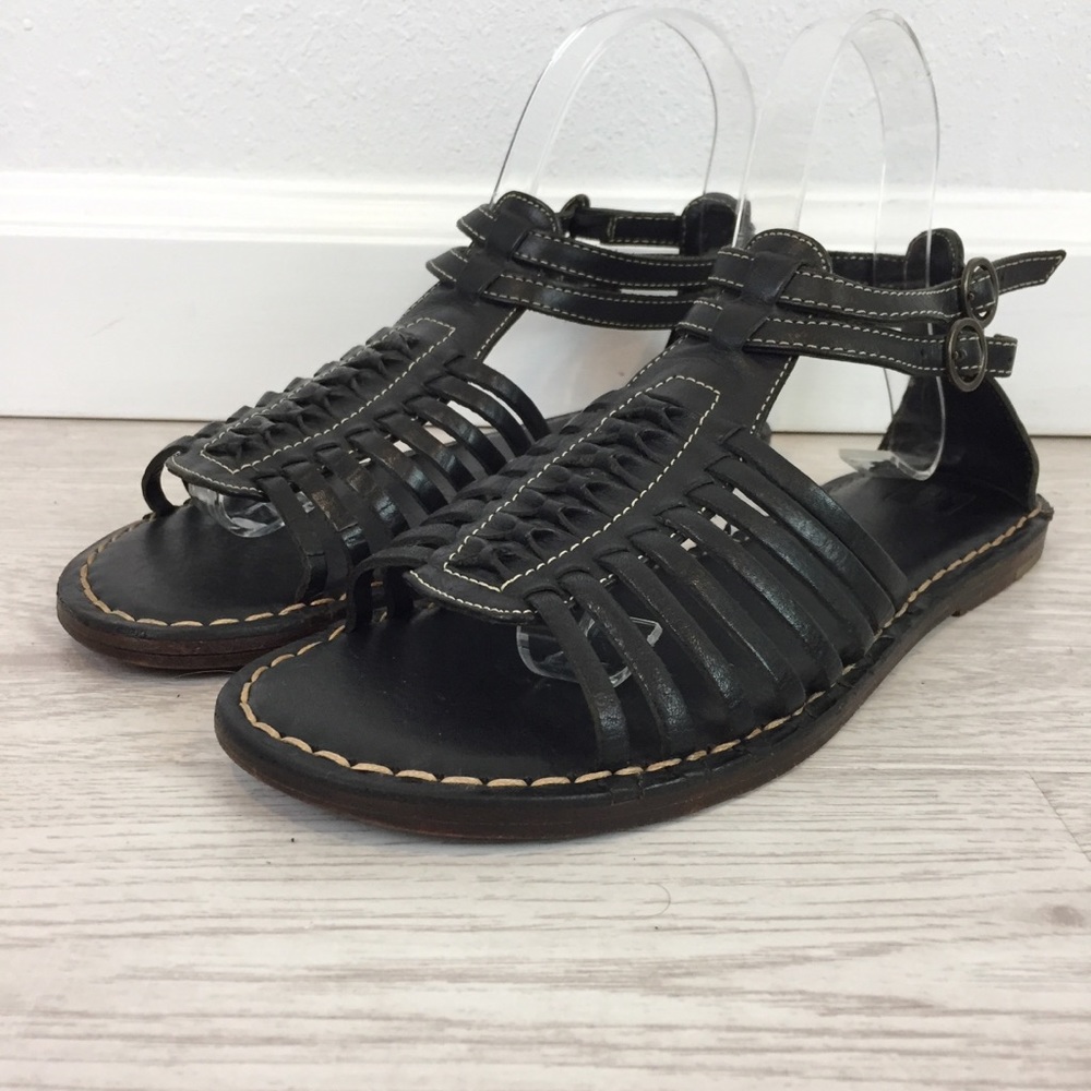 Frye Strappy Flat Leather Sandal Size 7.5